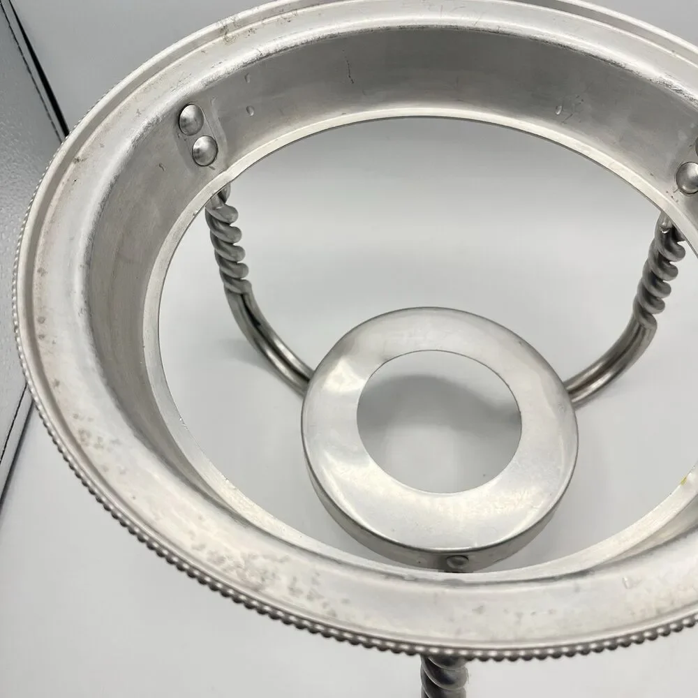 Buenilum B. W. Hammered Aluminum Chafing Dish